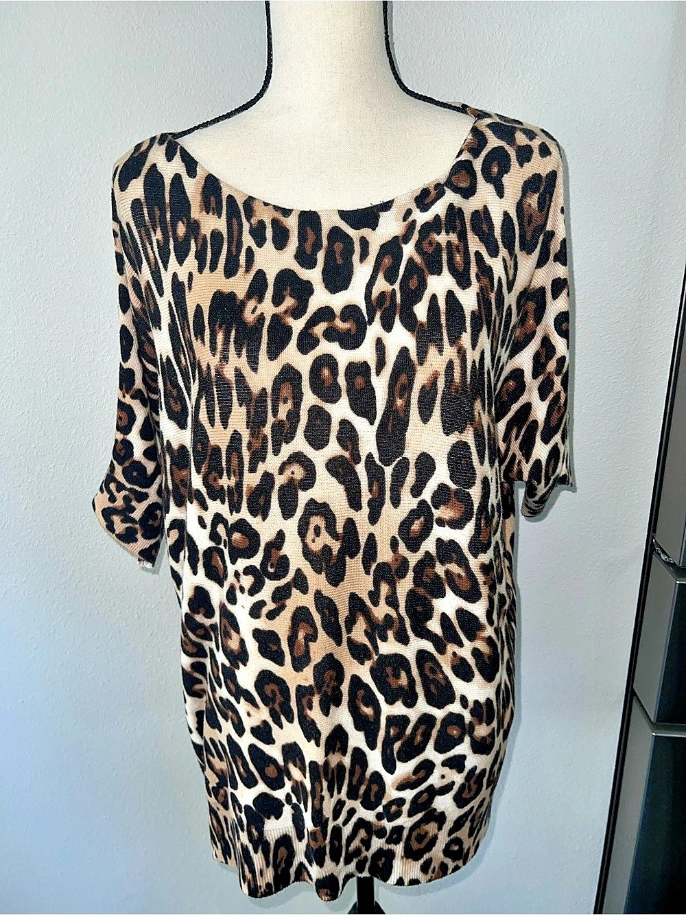 Chico’s Women's Leopard Print Top with Dolman Sleeves Size 2 Chicos Reg 14-16